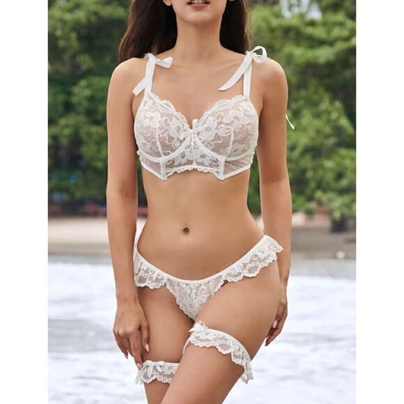 Sexy Floral Lace Lingerie Set - Picture 2 of 8